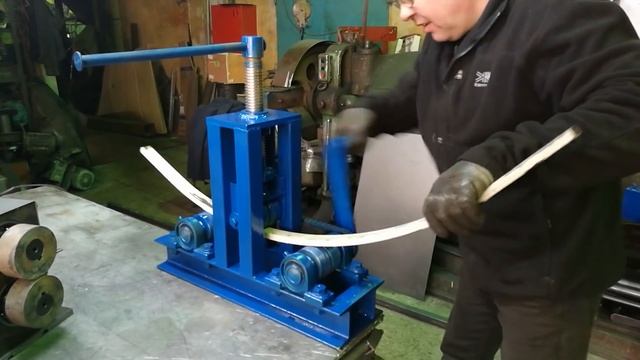 Профилегиб Т60. Гибка профильной трубы до 50*50 мм. смотреть онлайн