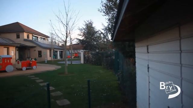 La ville de Bry sur Marne смотреть онлайн