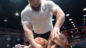 САМАЯ МОЩНАЯ ШЕЯ | Как накачать шею?