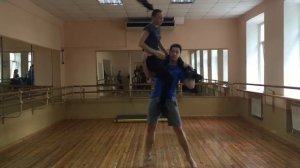 Трюки в паре , акробатические элементы