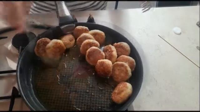 ❣️КОТЛЕТЫ В СЛИВОЧНОМ СОУСЕ И САРРИ ❣️? ----- ''А МНЕ НРАВИТСЯ КУШАТЬ ТАК'' смотреть онлайн