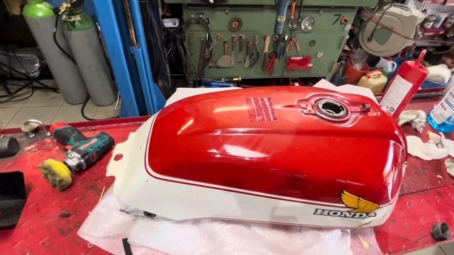 Honda CB900 Boldor Tank Restaurierung ging daneben. смотреть онлайн