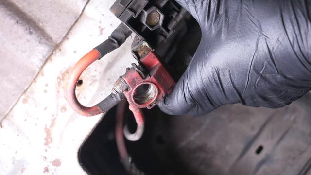 How to replace the car battery Vivaro mk1 1.9 CDTI ? смотреть онлайн