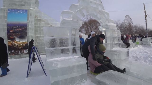 Ледовый городок. Новогодняя столица России 2023 год Новосибирск. 4K смотреть онлайн