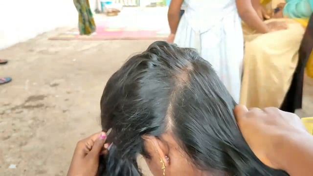 Lice Nitpicking Hair Oiling