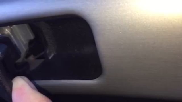 Unlock a Jammed Glove Box Using... Nail Clippers?! [Honda Accord 2003-2007] смотреть онлайн