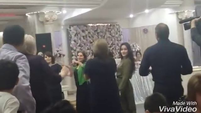 Готовимся к друзьям на армянскую свадьбу. смотреть онлайн