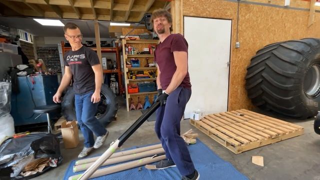 World's Best Monster Truck Build ep2 смотреть онлайн