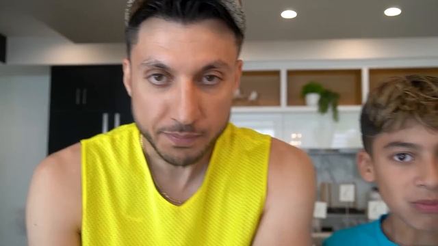 Eating the World's SOUREST Candy!! ? смотреть онлайн