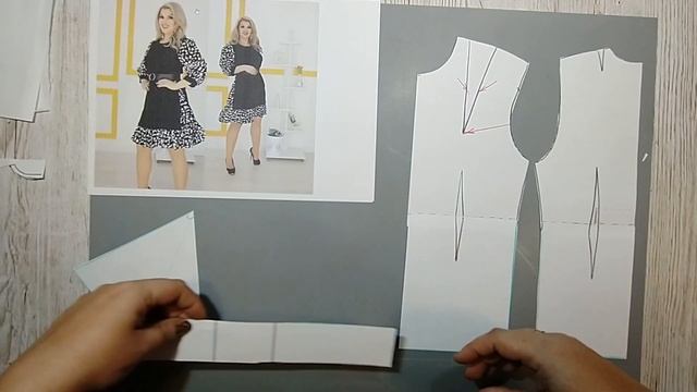 Платье с оборкой по линии низа.Рукав буф, на манжете. №361 смотреть онлайн