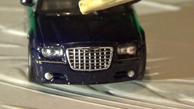 Обзор масштабной модели Chrysler 300C смотреть онлайн