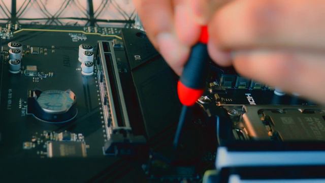 I Built My First Ever Gaming PC In College смотреть онлайн