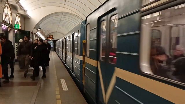 Отправление номерного со станции Звенигородская смотреть онлайн