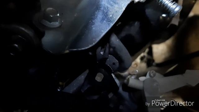 Выстрелы, хлопки в глушителе. Глохнет. Снегоуборщик . Снять карбюратор. 1 часть. смотреть онлайн