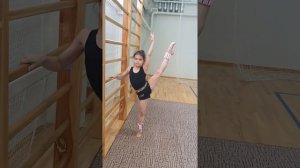 Как улучшить махи и прыжки в художественной гимнастике?