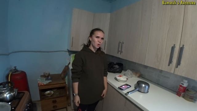 БАБУШКА ПРИГОТОВИЛА БЕШБАРМАК / АНГЕЛИНА ПОЙМАЛА ЩУКУ / ДЕЛАЮ ЗУБЫ / АНГЕЛИНА НАПЕКЛА МНОГО ПИРОЖКО смотреть онлайн