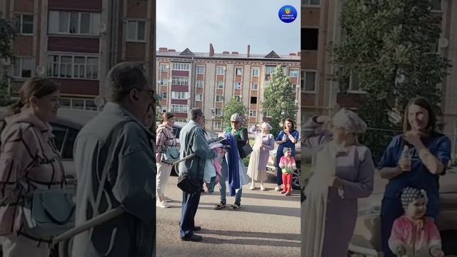 Кукмараның Ворошилов урамында Сабантуйга сөлге җыйдылар. смотреть онлайн