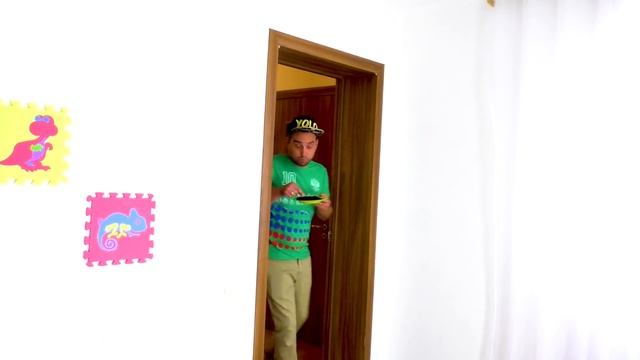 Дамик и папа - шутки со сладостями смотреть онлайн