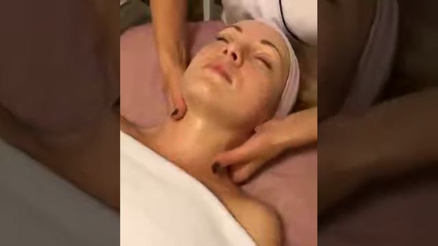Что представляет собой массаж лица? смотреть онлайн