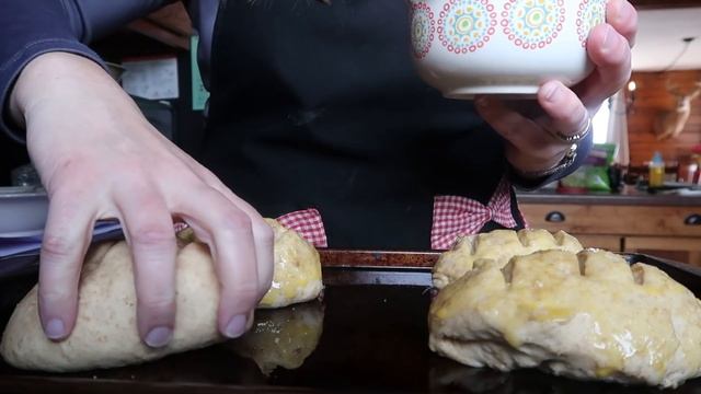 BAKE BREAD WITH ME | Crusty Mini Loaves | Easy Beginner Bread Recipe смотреть онлайн