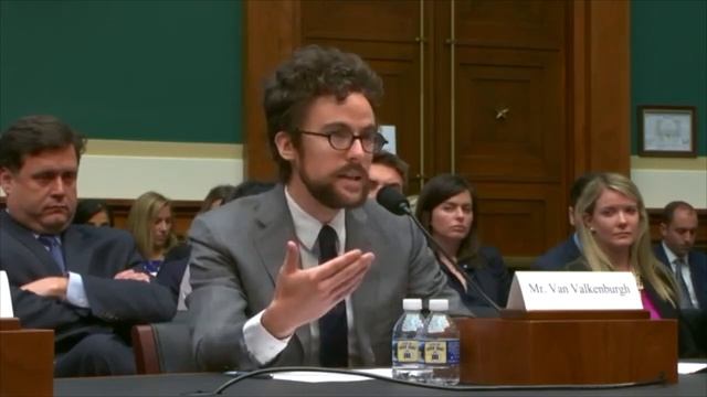 Peter Van Valkenburgh describes Ethereum in Congress смотреть онлайн
