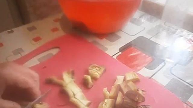 Замечательный салат из баклажанов и грибов. смотреть онлайн