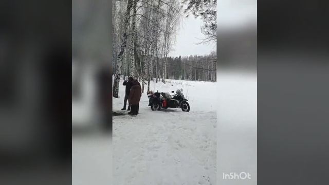 Днепр МТ-16 в зимнем лесу лесу с друзьями) смотреть онлайн