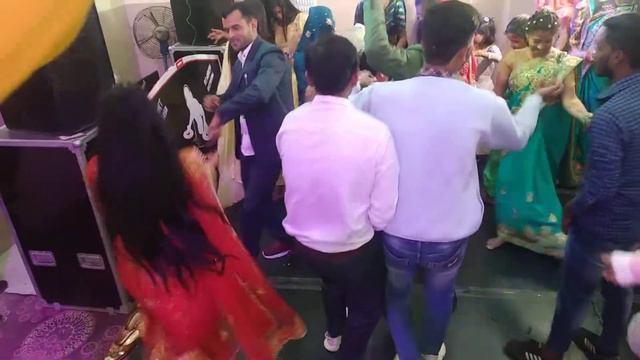 DJ dance party New Delhi 17/02/2000 смотреть онлайн