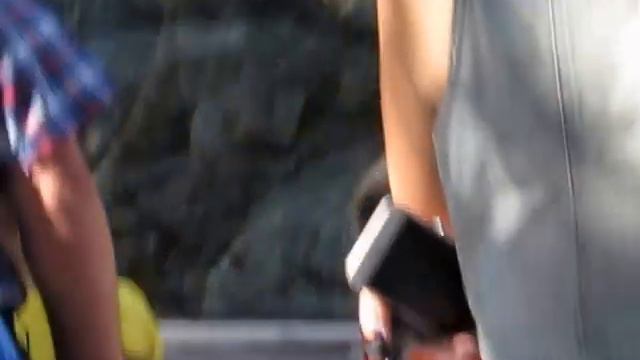 Орангутан выпрашивает вкусняшки 11.09.15 смотреть онлайн