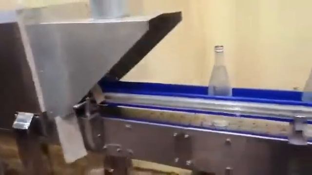 Линия розлива газированной воды в стеклянную бутылку 0,5 л. производительностью 3000 бут/час смотреть онлайн