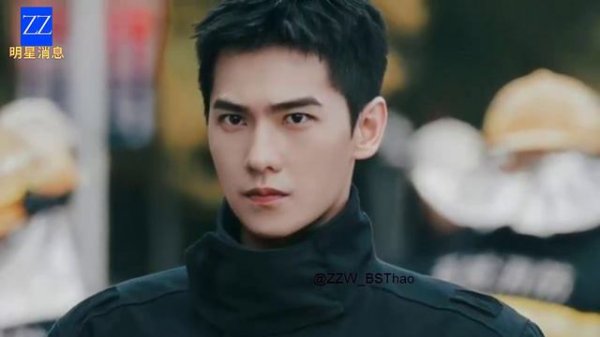 The sitting posture of Dilraba Dilmurat. Yang Yang damaging the image.