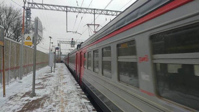 Электропоезд ЭД4М-0259 платформа Тайнинская смотреть онлайн