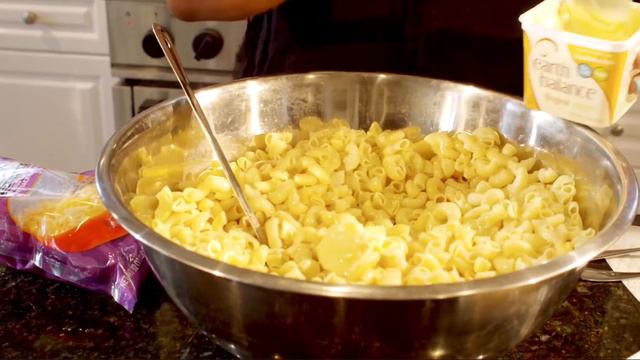 COOKING WITH OHSOBELLA | Episode 1 Pan Fried MAC & Cheese and Hibiscus CBD tea смотреть онлайн