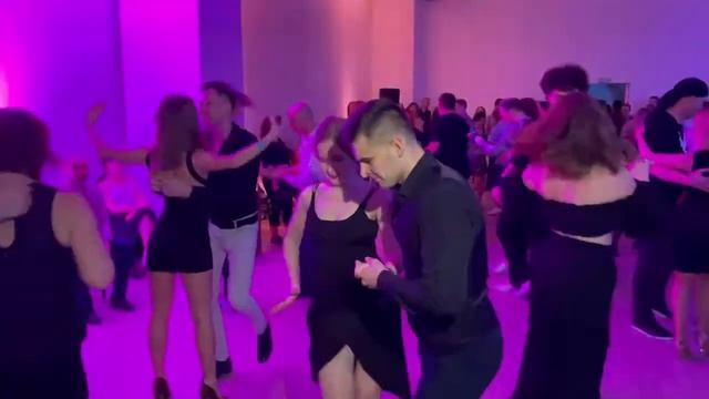 @v.megel + Victoria. KyivDanceFestival2021.Salsa social dancing. КиевДенсФест .Социальные танцы Кие смотреть онлайн