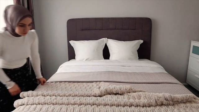 How to make a bed. Comment faire son lit. Как красиво заправить кровать за 5 min. Chambre à coucher смотреть онлайн