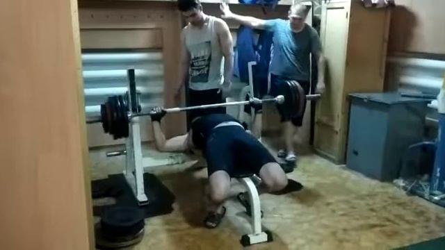 Я 90 кг жим штанги 115 кг смотреть онлайн