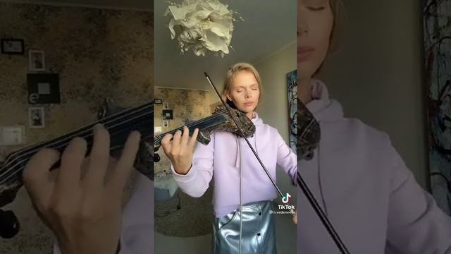 красива играет на скрипке смотреть онлайн