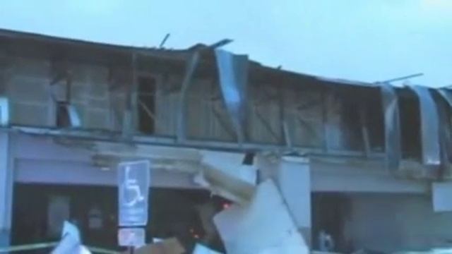 Сотни Тысяч Человек Остались Без Света В Канаде смотреть онлайн