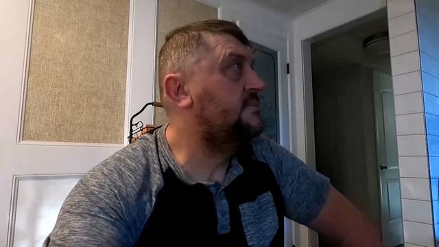 Подарок с опозданием но пришел / Обед на ходу / Работа и ESL тесты смотреть онлайн