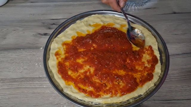EVDE PİZZA? HAZIRINDAN ÇOK DAHA LEZZETLİ❗DAHA BEREKETLİ ?İNCECİK HAMUR EVDE OLAN MALZEMELERLE? смотреть онлайн
