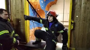 Занятия с пожарной веревкой. Самоспасение.