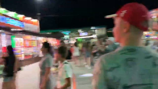 ЛАЗАРЕВСКОЕ 2020! ОЧЕНЬ МНОГО ЛЮДЕЙ😱 ГУЛЯЕМ В ПАРКЕ🎡ОТДЫХ НА ЧЁРНОМ МОРЕ🌊 смотреть онлайн