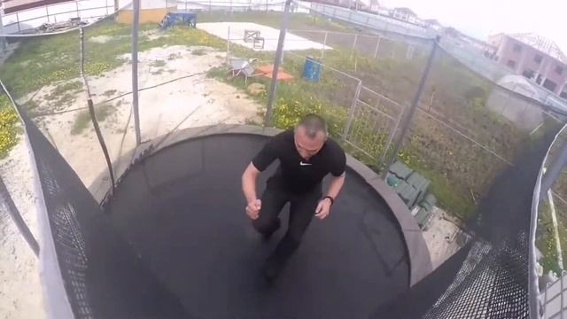 Каратэ-до на батуте... смотреть онлайн