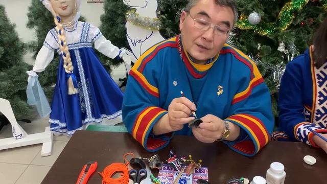 «Мастерская Деда Мороза»: мастер-класс по изготовлению  сувениров из копытцев северного оленя