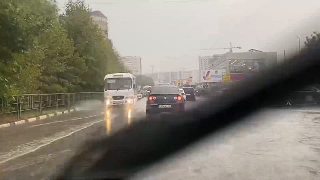 ЛИВЕНЬ В АНАПЕ. КУПИЛИ КРЕСТНИЦЕ НОВЫЙ РАНЕЦ. МАШИНЫ ПЛЫВУТ. ВЫСОКИЙ БЕРЕГ 5.09.20 смотреть онлайн