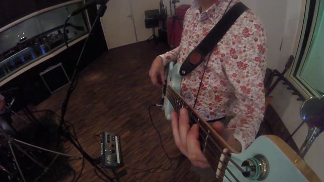 Shadoogie & Living Doll - Shadows On The Wall in LEF Studios смотреть онлайн