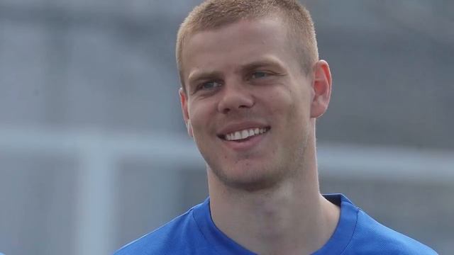 РУНИ УЛОЖИЛ РЕСТЛЕРА, Смолов настрогал Бузовой, Бекхэм накрасил ногти. Футбольный топ @user-ov9ve4h смотреть онлайн