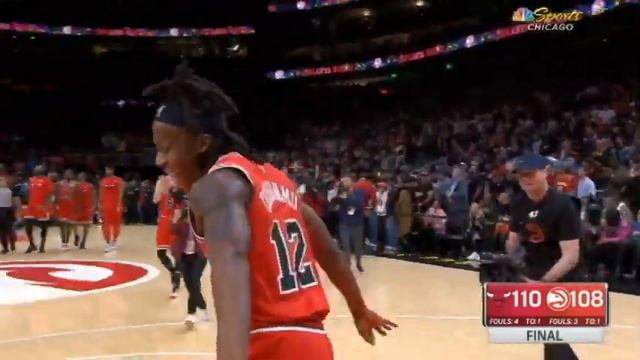 Ayo Dosunmu CRAZY putback buzzer beater game winner vs Hawks off DeMar DeRozan miss смотреть онлайн