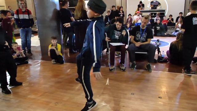 отбор 10-13 #56 vs #28 - брейкданс батл WINTER WARS 2020 смотреть онлайн