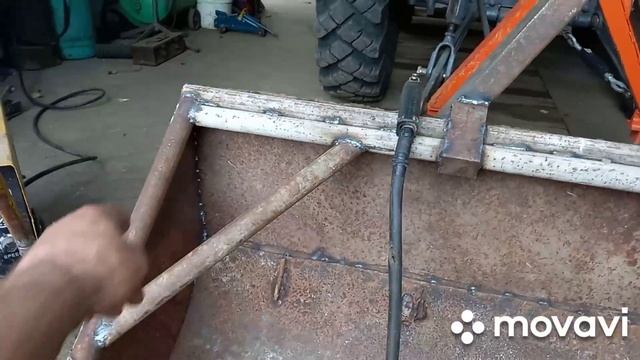 Ковш (отвал)на заднюю навеску для самодельного трактора мини мтз и его работа... смотреть онлайн